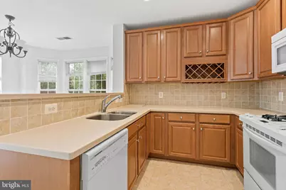 1002 Elmcroft Boulevard #203, Rockville, MD 20850 - Photo 2