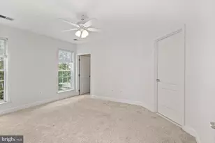 1002 Elmcroft Blvd, Rockville, MD 20850 - Photo 18