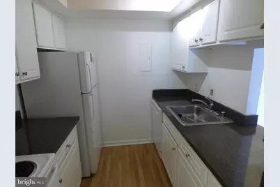 8205 Whispering Oaks Way #303, Gaithersburg, MD 20879 - Photo 6