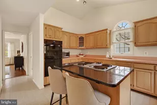 8901 Ellsworth Ct, Silver Spring, MD 20910 - Photo 16