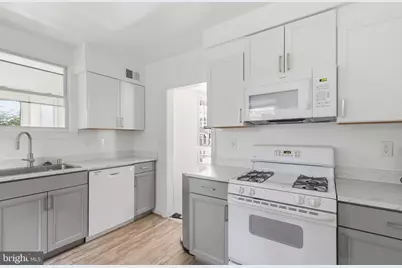 305 W Diamond Avenue, Gaithersburg, MD 20877 - Photo 12