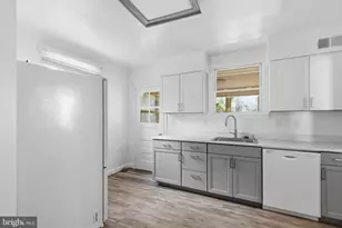 305 W Diamond Ave, Gaithersburg, MD 20877 - Photo 10