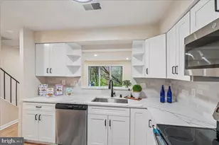 12057 Crimson Ln, Silver Spring, MD 20904 - Photo 10