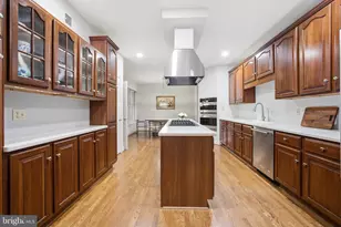 7809 Hidden Meadow Terrace, Potomac, MD 20854 - Photo 20