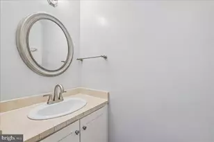 2002 Derby Ridge Ln, Silver Spring, MD 20910 - Photo 14