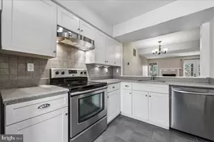 2002 Derby Ridge Ln, Silver Spring, MD 20910 - Photo 4