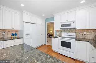 20232 Darlington Dr, Montgomery Village, MD 20886 - Photo 14