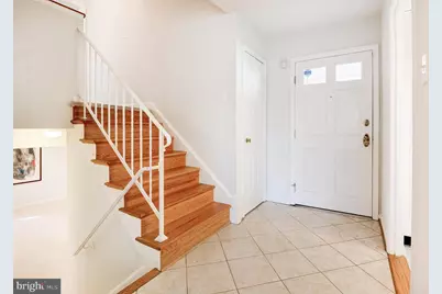 8805 Honeybee Lane, Bethesda, MD 20817 - Photo 6
