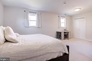 8805 Honeybee Ln, Bethesda, MD 20817 - Photo 32