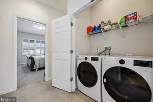 14311 Summit View Ln, Rockville, MD 20850 - Photo 18