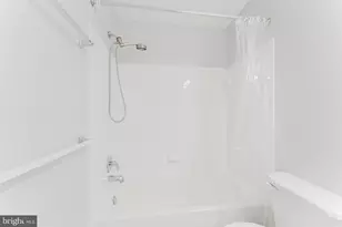 335 Fallsgrove Dr, Rockville, MD 20850 - Photo 48