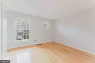 335 Fallsgrove Dr, Rockville, MD 20850 - Photo 40