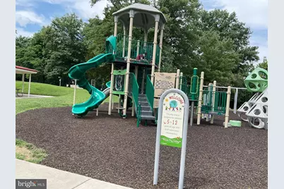 1040 Grand Oak Way, Rockville, MD 20852 - Photo 8