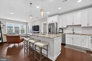 250 Decoverly Dr, Gaithersburg, MD 20878 - Photo 1