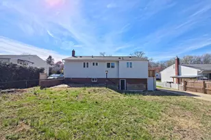 12111 Portree Dr, Rockville, MD 20852 - Photo 28