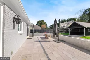 11005 Luxmanor Rd, North Bethesda, MD 20852 - Photo 32