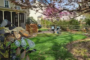 7805 Heritage Farm Dr, Gaithersburg, MD 20886 - Photo 2