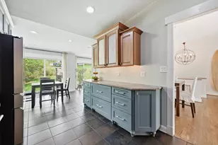 9825 Betteker Ln, Potomac, MD 20854 - Photo 6