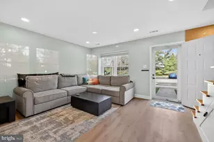 15745 Ambiance Dr, Gaithersburg, MD 20878 - Photo 2