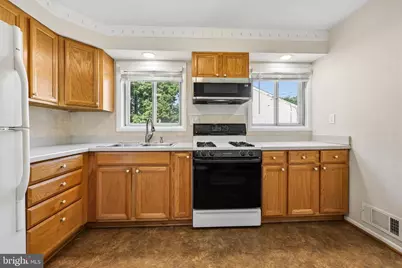 113 Hutton Street, Gaithersburg, MD 20877 - Photo 2