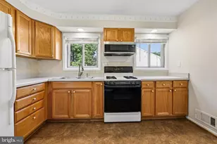 113 Hutton St, Gaithersburg, MD 20877 - Photo 2