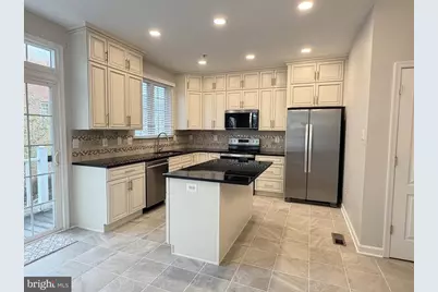 300 Garden View Square, Rockville, MD 20850 - Photo 14