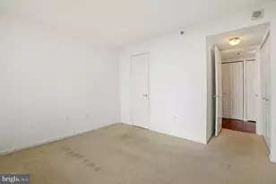 10101 Grosvenor Pl, Rockville, MD 20852 - Photo 18