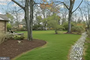 9325 Renshaw Dr, Bethesda, MD 20817 - Photo 58