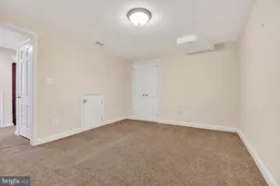 9325 Renshaw Dr, Bethesda, MD 20817 - Photo 44