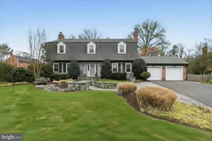 9325 Renshaw Dr, Bethesda, MD 20817 - Photo 2