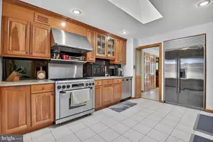 5800 Plainview Rd, Bethesda, MD 20817 - Photo 8