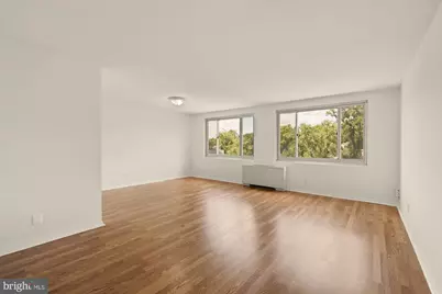 1900 Lyttonsville Road #818, Silver Spring, MD 20910 - Photo 8