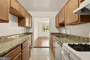 1900 Lyttonsville Rd, Silver Spring, MD 20910 - Photo 18