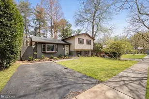 903 Leverton Rd, Rockville, MD 20852 - Photo 2