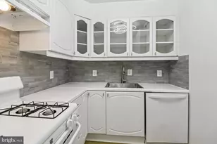 10300 Westlake Dr, Bethesda, MD 20817 - Photo 4