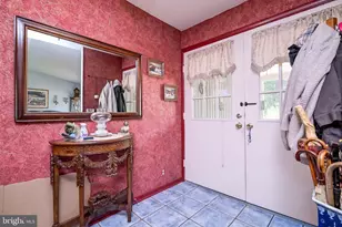 11 Aquarius Ct, Silver Spring, MD 20906 - Photo 8