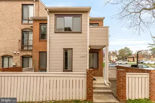 9673 Brassie Way, Gaithersburg, MD 20886 - Photo 2