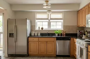 9317 Broadwater Dr, Gaithersburg, MD 20879 - Photo 8