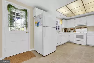 19316 Frenchton Pl, Montgomery Village, MD 20886 - Photo 10