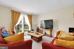 19316 Frenchton Pl, Montgomery Village, MD 20886 - Photo 4