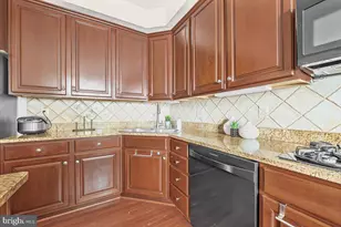 207 Creek Valley Ln, Rockville, MD 20850 - Photo 12