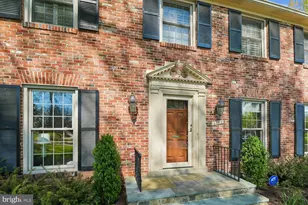 6933 Race Horse Ln, North Bethesda, MD 20852 - Photo 2