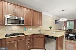 19461 Dover Cliffs Cir, Germantown, MD 20874 - Photo 2