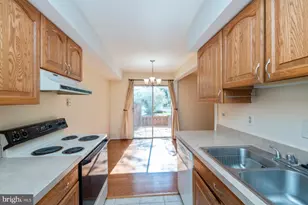 39 Triple Crown Ct, Gaithersburg, MD 20878 - Photo 12