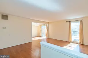 39 Triple Crown Ct, Gaithersburg, MD 20878 - Photo 4