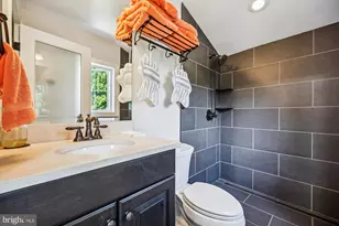 12900 Quail Run Ct, Darnestown, MD 20878 - Photo 18