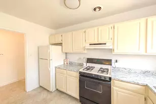 10500 Montrose Ave, Bethesda, MD 20814 - Photo 4