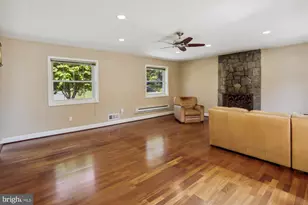 11817 Charen Ln, Potomac, MD 20854 - Photo 22