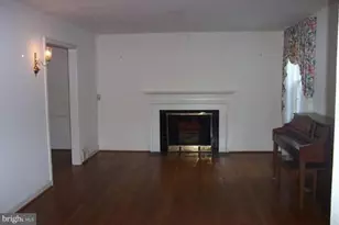 9405 Locust Hill Rd, Bethesda, MD 20814 - Photo 12