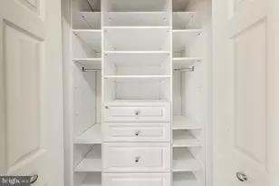 10101 Grosvenor Pl, Rockville, MD 20852 - Photo 32